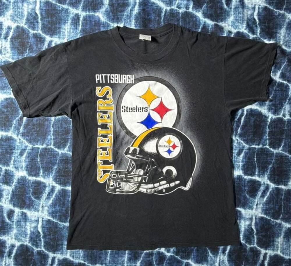 Vintage 1990s Pittsburgh Steelers Riddell Helmet Graphic T-Shirt